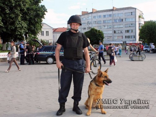 Щоб перевірити реакцію лучан, правоохоронці влаштували вибух. ФОТО. ВІДЕО
