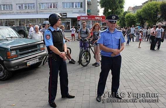 Щоб перевірити реакцію лучан, правоохоронці влаштували вибух. ФОТО. ВІДЕО