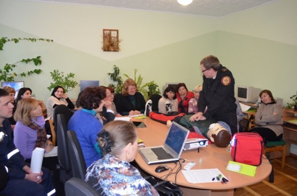 Луцьких педагогів навчали як діяти у надзвичайних ситуаціях. ФОТО