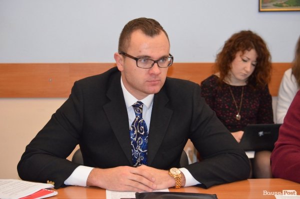 У Луцьку жінка з дітьми живе в літній кухні без газу. ФОТО