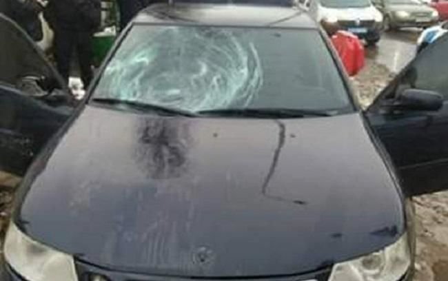 Автівка, яку переслідувала поліція, збила жінку з дитячим візком