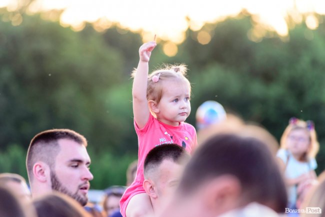 Казали «гречка», але підспівували: як у Луцьку минув безкоштовний концерт «Океану Ельзи». ФОТО 