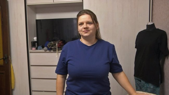 Лучанки зі «Швейної роти» виготовляють спеціальний одяг для поранених воїнів. ФОТО, ВІДЕО