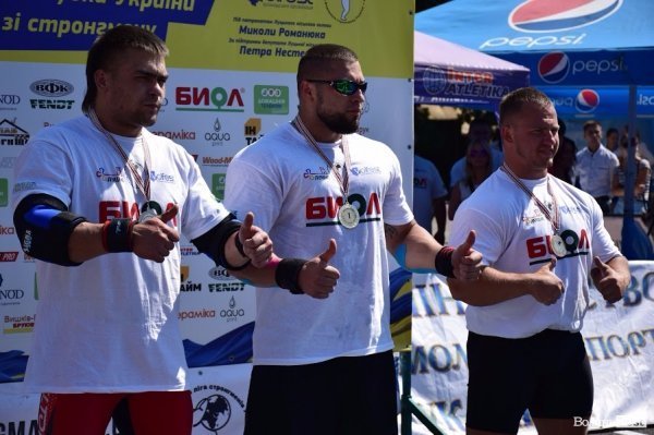 22 богатирі вражали лучан надзвичайною силою та міццю. ФОТО