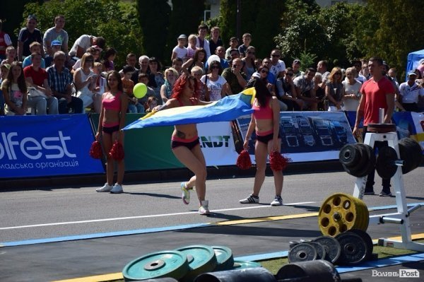 22 богатирі вражали лучан надзвичайною силою та міццю. ФОТО