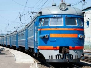 На зимові свята призначили додатковий потяг «Ковель-Київ»