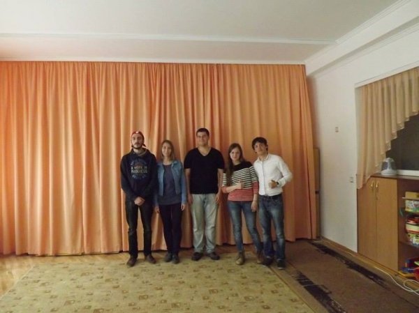 Луцькі активісти лікують діток арт-терапією. ФОТО