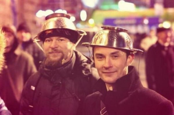 Як українці глузують над «скандальними законами»