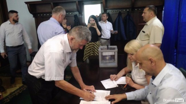 Офіційно: Луцькрада залишилася без секретаря