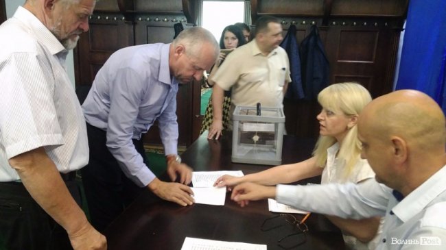 Офіційно: Луцькрада залишилася без секретаря