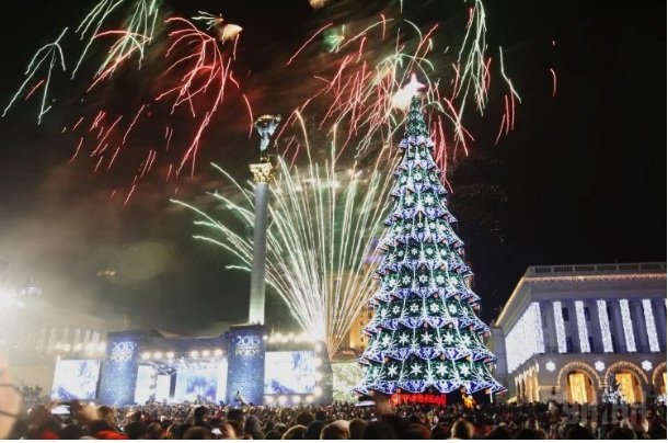 Якими були головні новорічні ялинки України останні 11 років. ФОТО