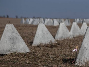 Україна будує 2000 кілометрів фортифікацій у три смуги