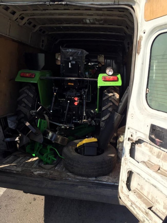 На карантинному посту на Волині вилучили трактор без документів 