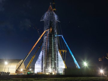 SpaceX завершила будівництво найбільшої ракети у світі