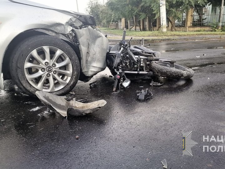 На Волині 20-річна водійка зіткнулася з мотоциклістом