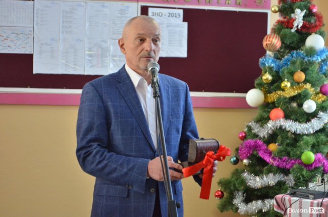 Торчинським школярам вручили новенький автобус. ФОТО