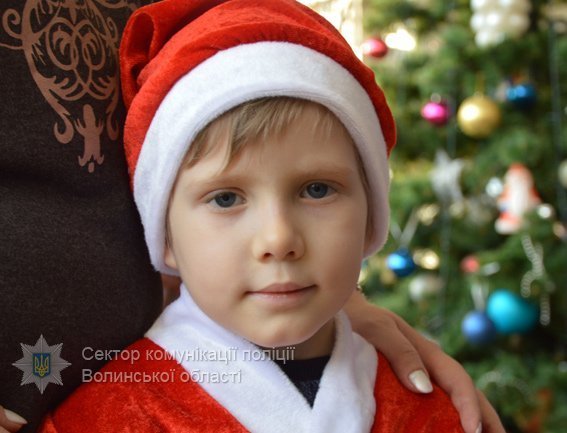 Новорічний ранок для дітей поліцейських Волині