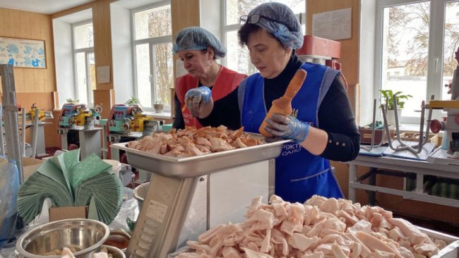 У Луцьку для військових готують «Космічне сало». ФОТО. ВІДЕО