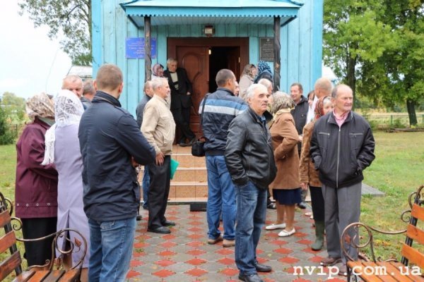 У волинському селі прихожани посварились із священиком просто в церкві. ФОТО. ВІДЕО