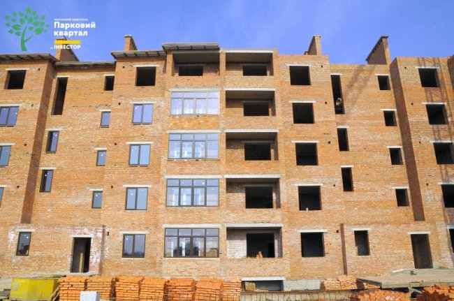 У ЖК «Парковий квартал» розпочали перекриття другого будинку. ФОТО*