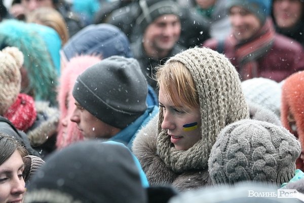 Студенти СНУ мітингували під головним корпусом. ФОТО