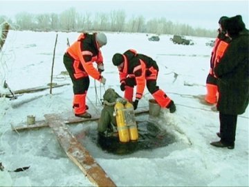 Рятувальники застерігають волинських рибалок про небезпеку у зимовий період