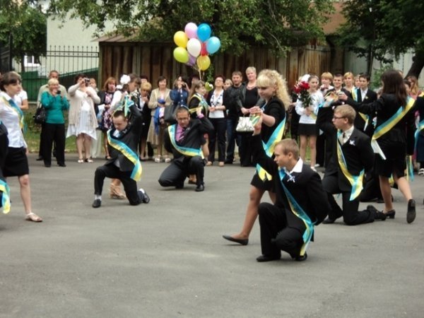 Останній дзвінок у луцькому навчально-реабілітаційному центрі. ФОТО