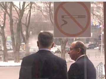 Табачника «застукали» за курінням у забороненому місці