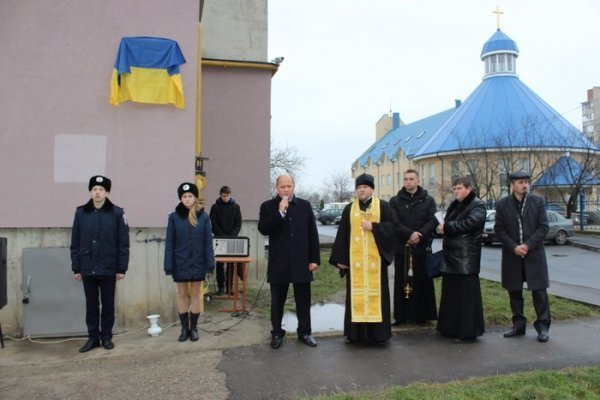 На будинках загиблих Героїв відкрили меморіальні дошки