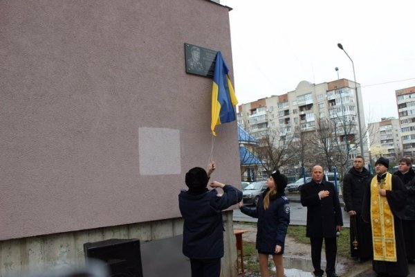 На будинках загиблих Героїв відкрили меморіальні дошки