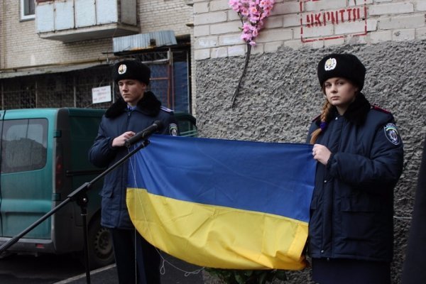 На будинках загиблих Героїв відкрили меморіальні дошки