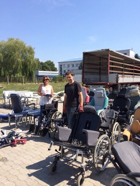 Патріоти з Францї передали допомогу волинським лікарням. ФОТО