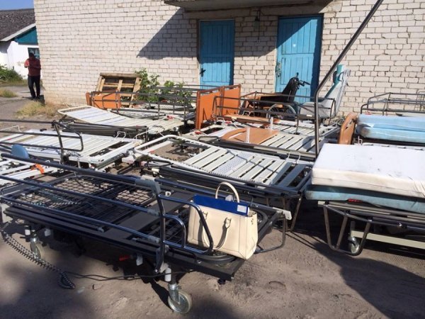 Патріоти з Францї передали допомогу волинським лікарням. ФОТО