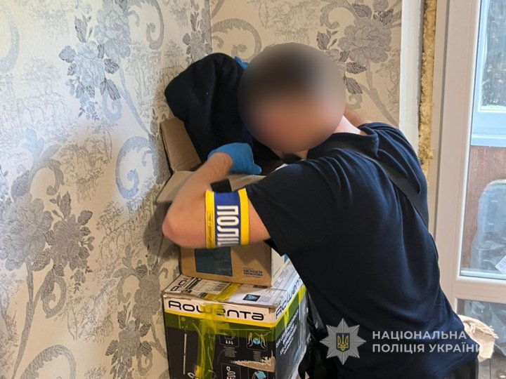 Волинські поліцейські викрили торговця зброєю у Харкові