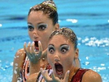 Опублікували шокуючі фото олімпійських «русалок»