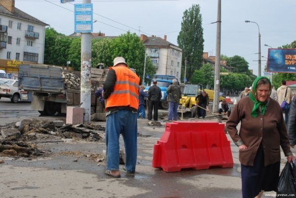На Привокзальному майдані Луцька почали реконструкцію