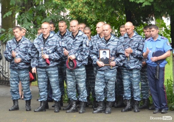 Міліціонери вшанували загиблих колег. ФОТО 