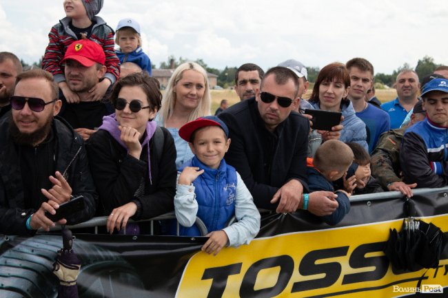 У Луцьку відбулися видовищні авто- і мотогонки. ФОТОРЕПОРТАЖ