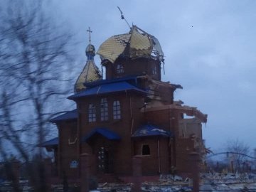 У Волновасі окупанти зруйнували храм, який побудували на місці загибелі бійців волинської бригади