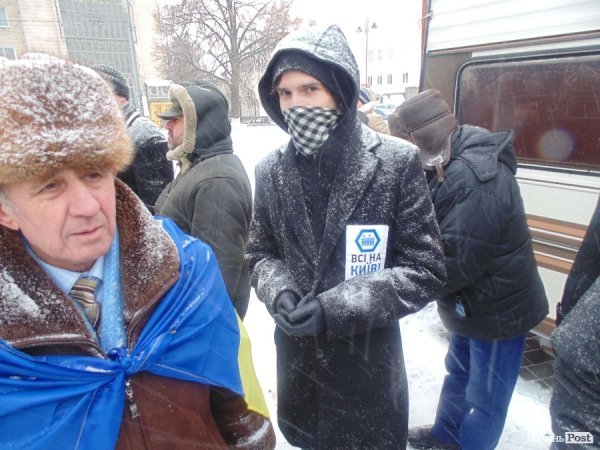 Віче на луцькому Євромайдані. ФОТО