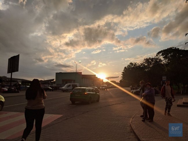 У місті на Волині легковик збив дівчину на пішохідному переході. ФОТО