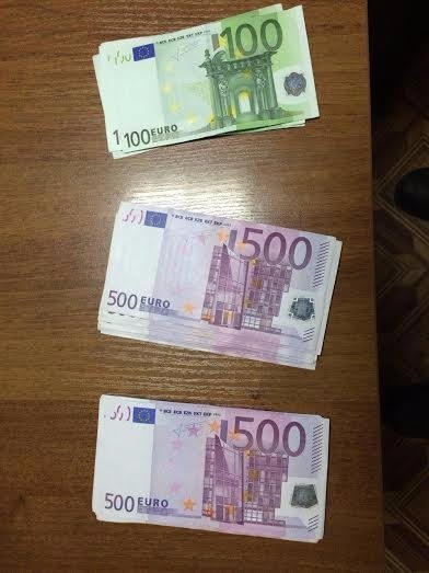 Волинські митники вилучили у громадянина Монголії 19 тисяч євро