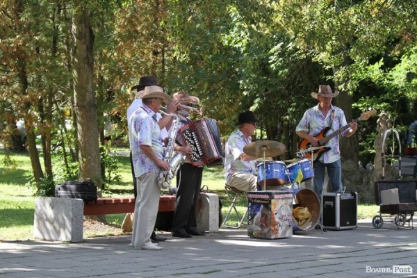 День міста: лучани  на природі. ФОТО