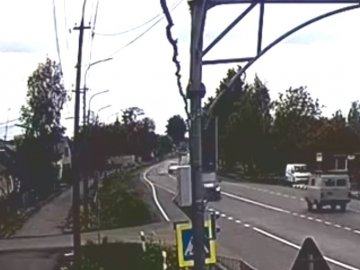 У селі під Луцьком зіткнулись два автомобілі: опублікували відео аварії