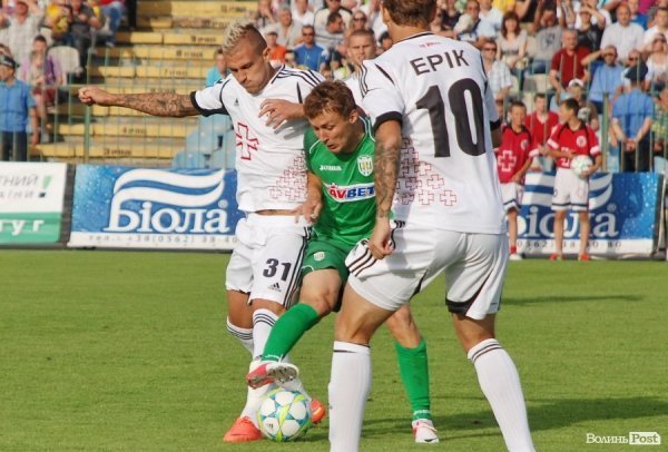 «Волинь» - «Карпати»:  історія однієї нічиєї в фото