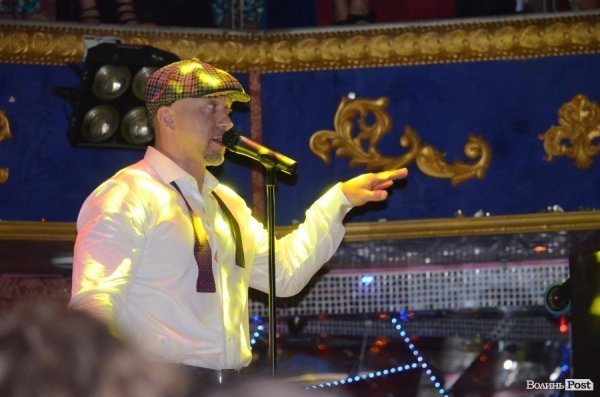 «Чорний бумер», «Харизма» і «Мурка»: в Луцьку знову виступав Seryoga. ФОТО