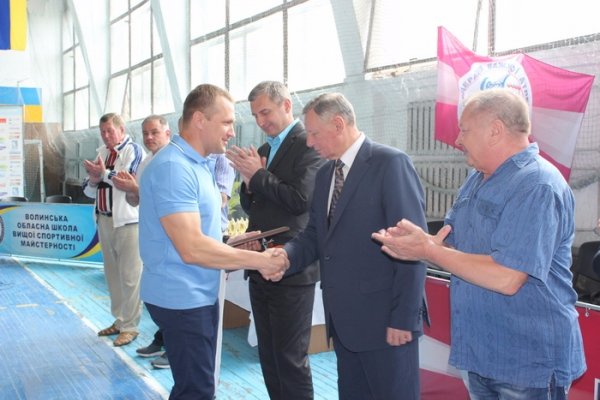 У Луцьку відбувся чемпіонат міста з важкої атлетики серед молоді. ФОТО