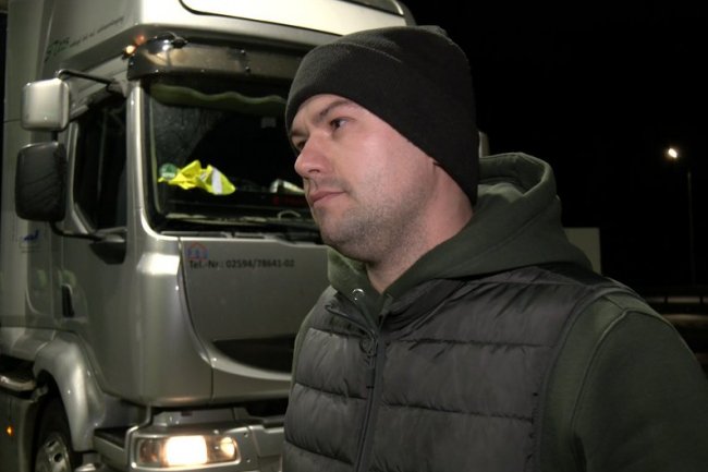 У водіїв, які застрягли на пункті пропуску «Ягодин-Дорогуськ», закінчується вода, їжа та дизпаливо