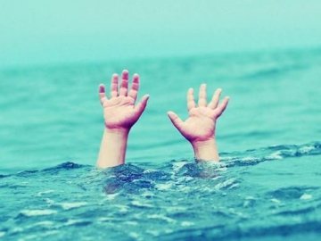 На Волині ледь не потонула 6-річна дівчинка
