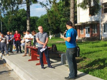 Лучани вимагають провести каналізацію до одного з мікрорайонів міста. ФОТО